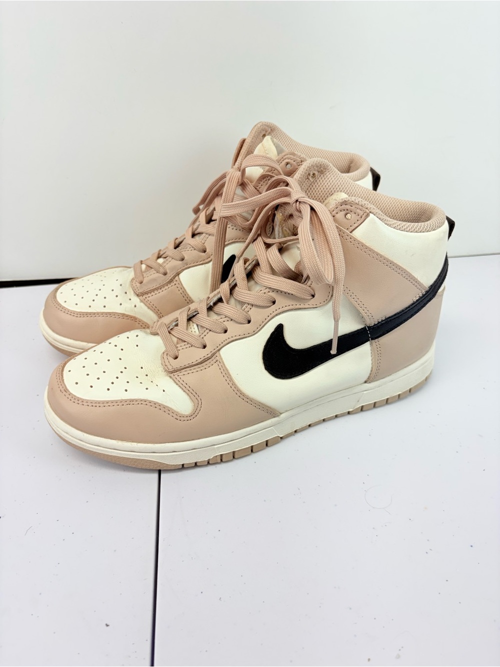 Nike Dunk High Top Tan Sail Cream Black Swoosh Sneakers Womens 9